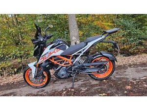 ② KTM DUKE 390