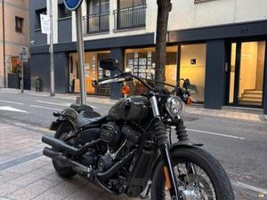 HARLEY DAVIDSON - STREET BOB