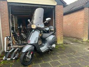 VESPA SPRINT ZO GOED ALS NIEUW!! — SCOOTERS | VESPA — MARKTPLAATS