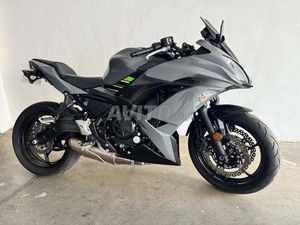 KAWAZAKI NINJA 650
