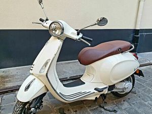VESPA PRIMAVERA 50 2T – 2018 – 8 622 KM – BLANC