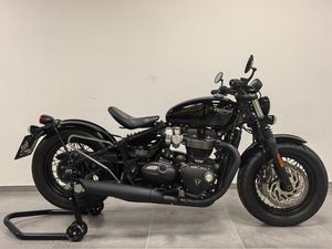 TRIUMPH BONNEVILLE BOBBER BLACK 1200