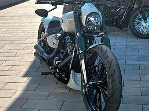 HARLEY DAVIDSON BREAKOUT 114