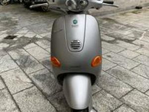 VESPA ET4 125 CON BAULETTO