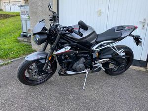 TRIUMPH STREET TRIPLE RS