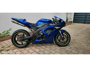 R1 PISTE SURÉQUIPÉ, YEC RACING