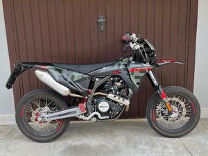 VENDO FANTIC MOTOR XMF 125 MOTARD PERFORMANCE 4T (2023 - 24) USATA A LORETO APRUTINO (CODICE 9866867) - MOTO.IT