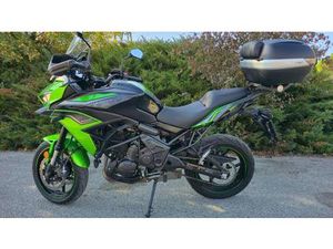 VENDO KAWASAKI VERSYS 650 URBAN (2022 - 24) USATA A AREZZO (CODICE 9866827) - MOTO.IT
