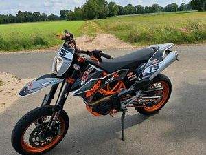 KTM SMCR 699