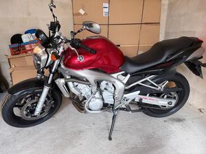 YAMAHA FZ6