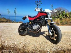 MOTO HUSQUARNA NUDA 900R