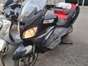 SUZUKI BURGMAN 650 EXCUTIVE
