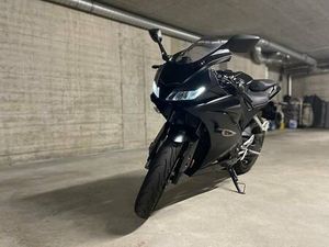 YAMAHA YZF-R125 WENIG KM, TOP ZUSTAND, GARAGENFAHRZEUG