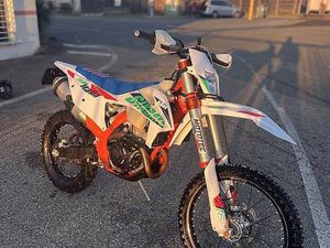 MOTO ENDURO KTM 350 EXC-F 2022 SIX DAYS