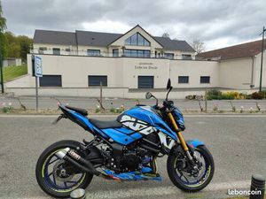 SUZUKI GSX-S 750 FULL