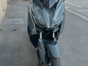 SCOOTER 125 XMAX ( GRIS NARDO 2021)