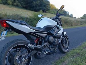 YAMAHA XJ6