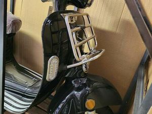 BIETEN SIE ! - ELEKTROROLLER FUTURA - 0KM - NAGELNEU