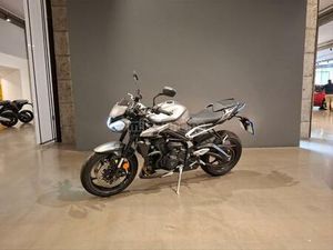 TRIUMPH - STREET TRIPLE 765