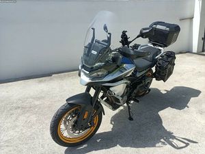 YAMAHA MT-09 - 24