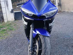 YAMAHA R6