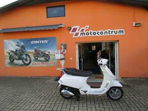 PIAGGIO VESPA S 125 HEZKÝ STROJ PARÁDNÍ SVEZENÍ