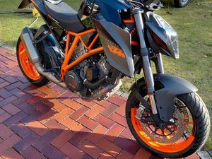 KTM SUPER DUKE R