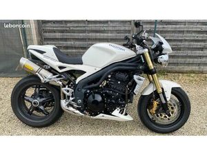 TRIUMPH SPEED TRIPLE 1050