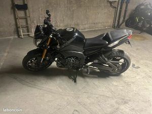 YAMAHA FZ8 À SAISIR
