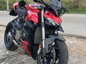 DUCATI STREETFIGHTER V4 ROSSO