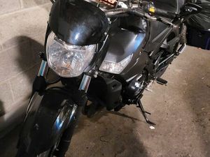 VEND OU ÉCHANGE GSR600 DE 2008 CONTRE VOITURE