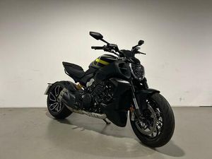 DUCATI DIAVEL V4