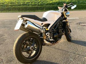 TRIUMPH SPEED TRIPLE 1050 NACKED BIKE TÜV 04/27