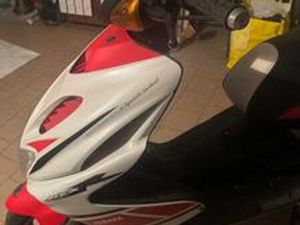 YAMAHA AEROX 50 ANNIVERSARIO