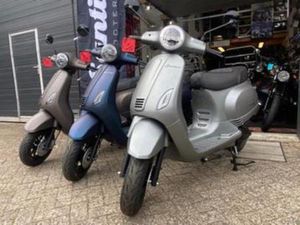 NIEUWE SCOOTERS DIRECT LEVERBAAR SANTINI CAPRI EURO 5 NU1799 — SCOOTERS | SYM — MARKTPLAATS