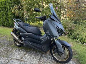 YAMAHA X-MAX 300