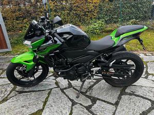 KAWASAKI Z400