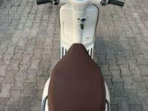 VESPA 125 PRIMAVERA (BIANCA)