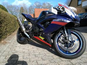 SUZUKI GSX GSXR 750 K8 L0 RACE RENNSTRECKE