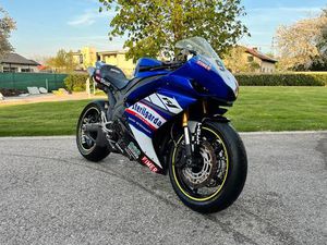 YAMAHA R1 RN19