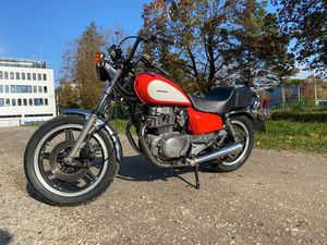SCHNÄPPCHEN: MOTORRAD HONDA CM 400 T, TÜV, REIFEN NEU, CHOPPER