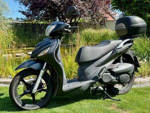 ROLLER SUZUKI SIXTEEN 125 (UX 125), 9,6 KW, ERSTBESITZ, NUR 7.199 KM, 2X TOP CASE