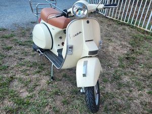 VESPA LML 150 NEUVE 2009