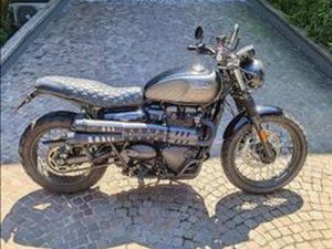 TRIUMPH STREET SCRAMBLER 900