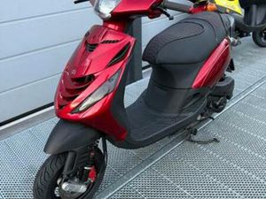 PIAGGIO ZIP 4T — SCOOTERS | PIAGGIO — MARKTPLAATS