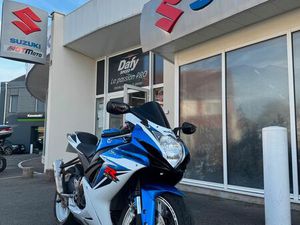 SUZUKI GSXR 600 / GSX-R 600 L0 / 18124KM