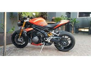 TRIUMPH SPEED TRIPLE RS 1200