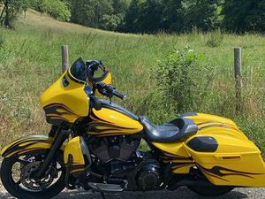 HARLEY DAVIDSON STREET GLIDE CVO 110, TOP ZUSTAND, EXTREM SELTEN