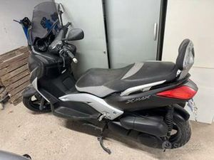 YAMAHA 250 XMAX