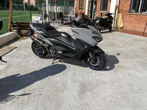 YAMAHA TMAX 560